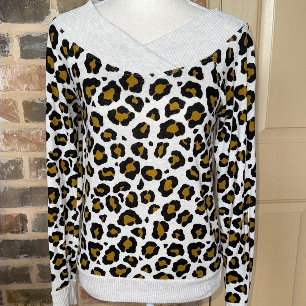 Ivory Leopard Animal Print Long Sleeve Top Contrast Rib Knit Trim Streetwear - Picture 2 of 13
